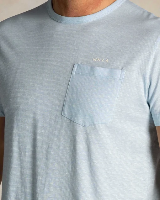 Blaues leinen-t-shirt mit rundhalsausschnitt