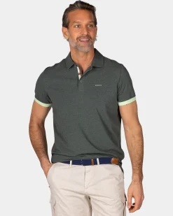Dunkelgrüne Polo mit hellgrünen Details