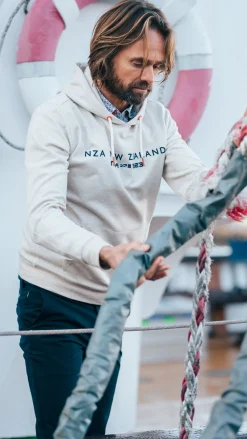 Ecru Hoodie mit Schriftzug auf der Brust - Powder Sand